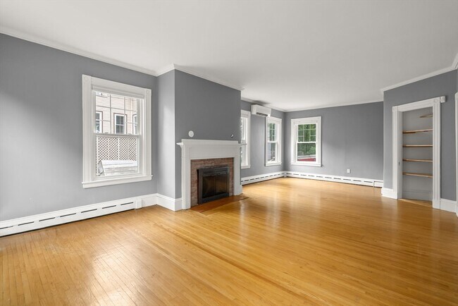 Building Photo - 103 Hollis Ave