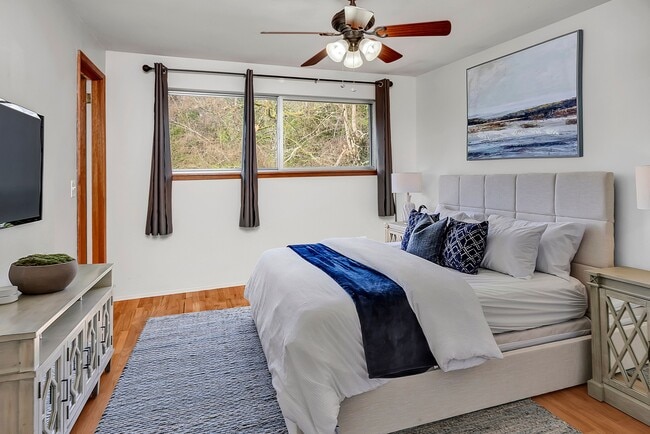 Building Photo - 3065 124th Ave NE