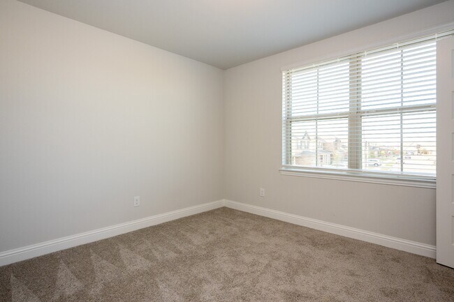 Building Photo - 409 Aurora Creek Ln