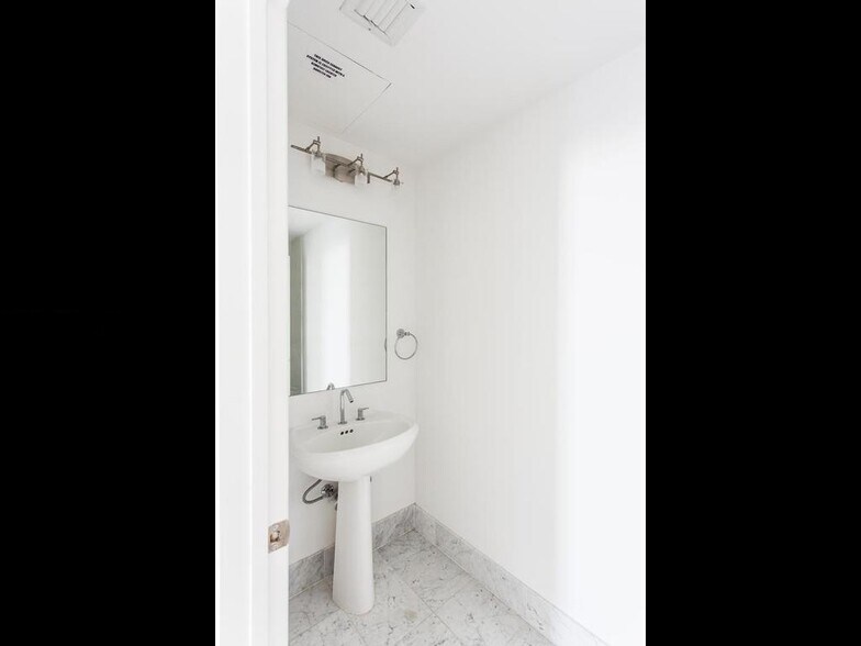 Building Photo - 244 Biscayne Blvd