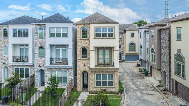 Building Photo - 11115 Olympia Dr