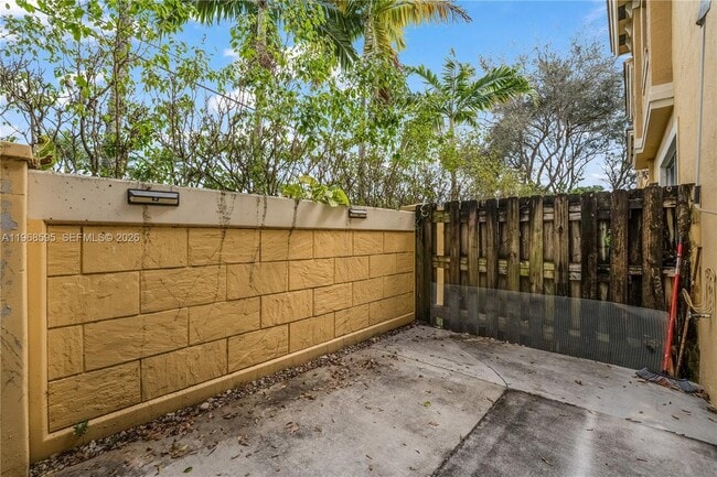 Building Photo - 1855 SW 89th Terrace