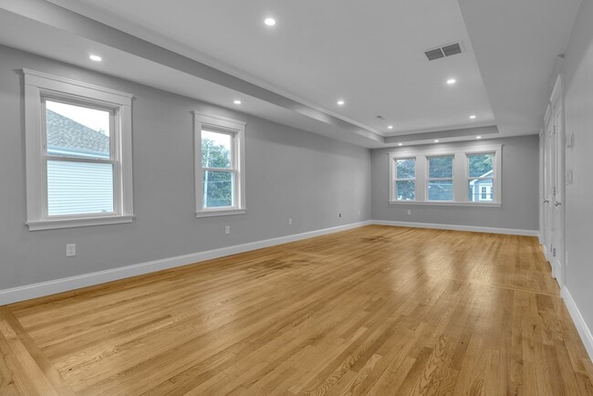 Building Photo - 48 Webster St