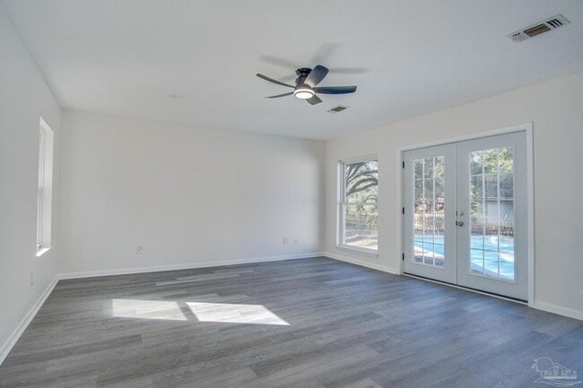 Building Photo - 4725 Clara St