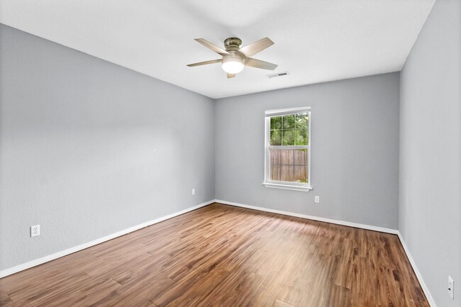 Building Photo - Pioneer Ln Duplex