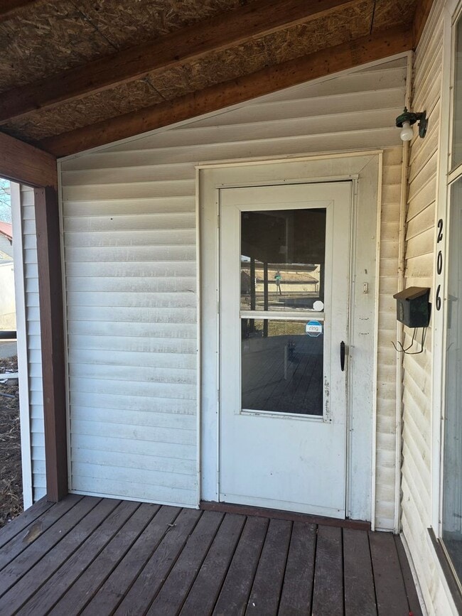 Building Photo - 204/206/208 N Fort Wayne St