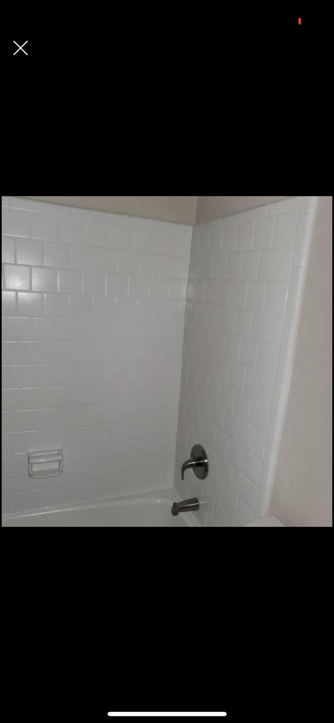 Azul Door Apartments - 969 Forest Ave