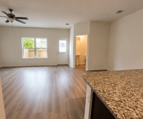 Building Photo - 545 Bains St