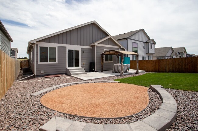 Building Photo - Stunning Ranch-Style Home with Inviting In...