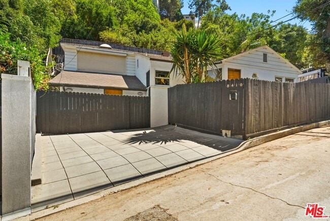 Building Photo - 8410 Kirkwood Dr