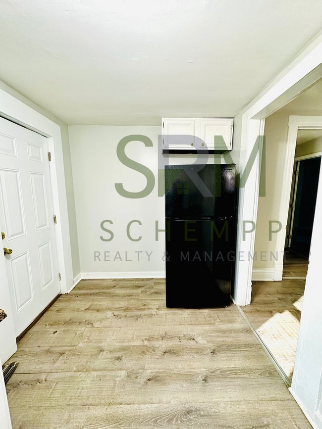 Building Photo - Spacious 2-3 bedroom home in Park Hill- Section 8 accepted