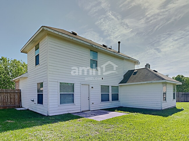 Building Photo - 18401 Sunrise Oaks Ct