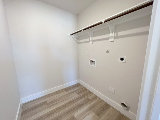 Building Photo - 7002 Cedar Breeze Ct