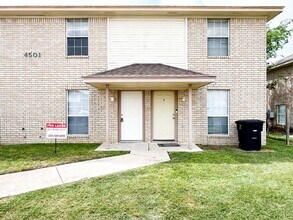 Building Photo - 4501 Jeff Scott Dr