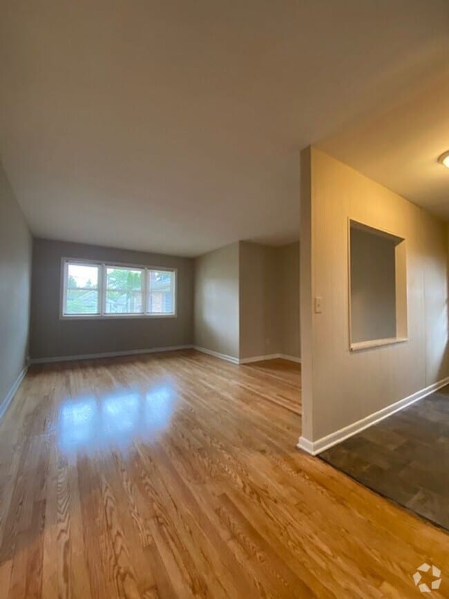 Building Photo - 1327 E Colorado St
