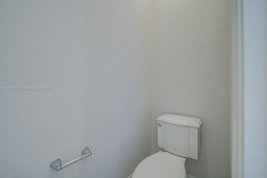 Building Photo - 1280 Eucalyptus Dr