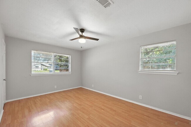 Building Photo - QUAINT 3 Bed, 2 Bath Home in Mckinney, TX!...