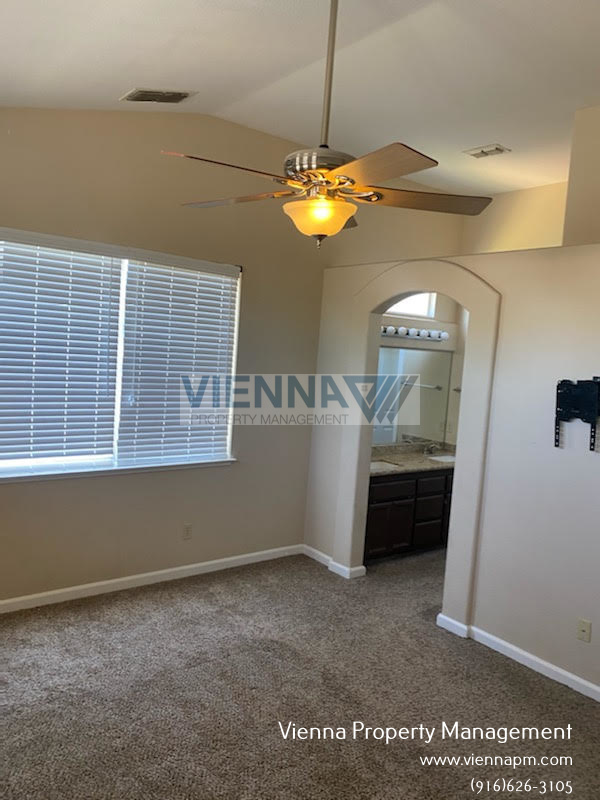 Building Photo - 4900 Brittany Ct