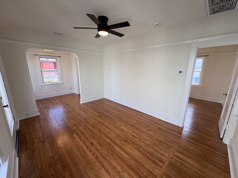 Building Photo - 4746 Idaho St