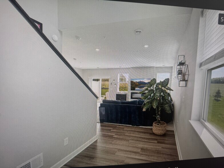 Building Photo - 10680 Wiles Way