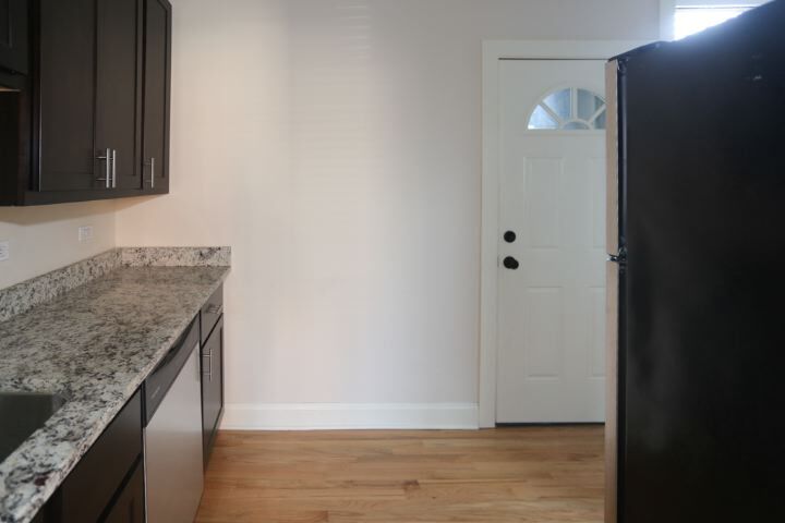 Building Photo - 4045 N Ashland