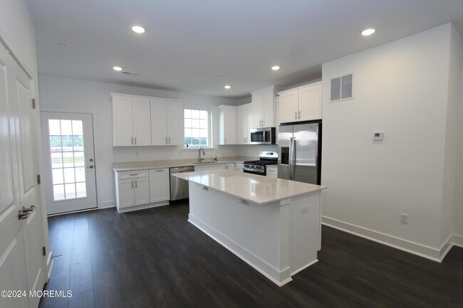 Building Photo - 35 Crimson Dr