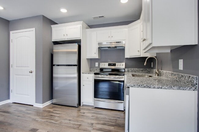 Building Photo - 138 Main St N