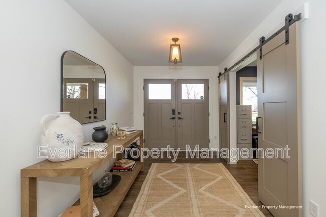 Building Photo - 499 W Main St