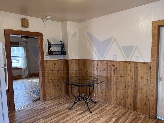 Building Photo - 911 S 9th St