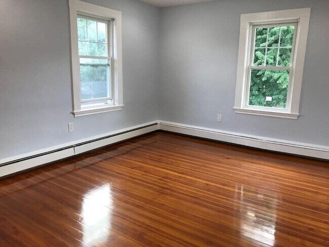 Building Photo - 51 W Elm Ave
