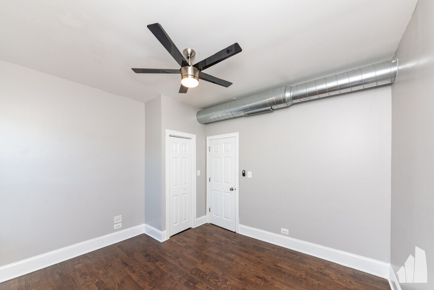 Building Photo - 623 E Groveland Park