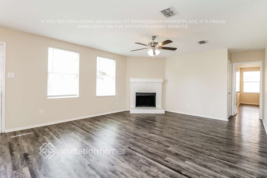 Building Photo - 2807 Amber Waves Ln