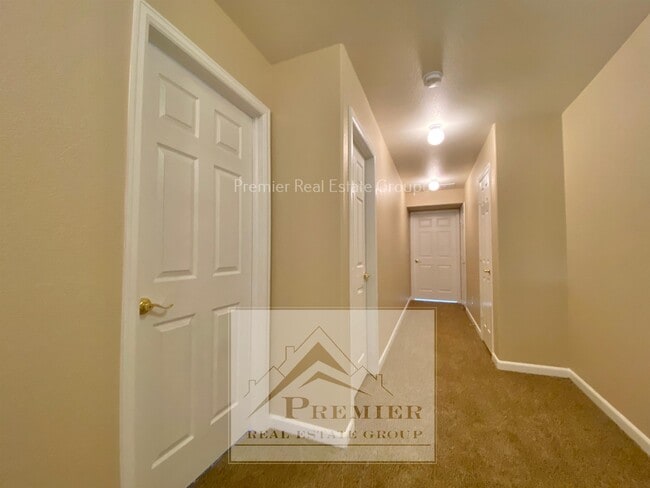 Building Photo - 1564 Monterey Rd