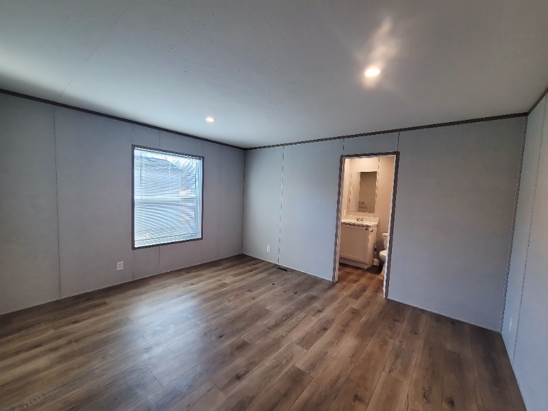 Building Photo - 87 Deerwood Park