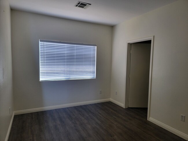 Building Photo - SPACIOUS 3 BEDROOOM CONDO*SOUTHWEST AREA*C...