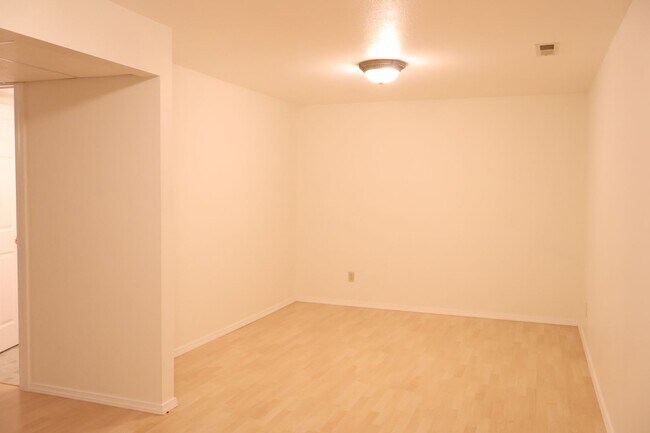 Building Photo - 360 Rain Shadow Dr