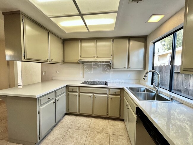 Building Photo - 4517 Da Vinci Dr