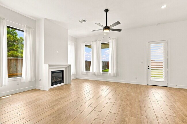 Building Photo - 24631 Fluttering Dove Ln