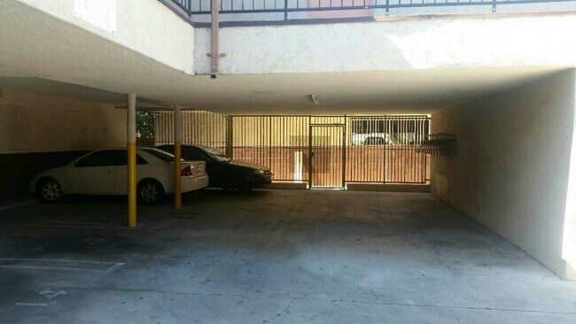 Interior Photo - CORDARY 4
