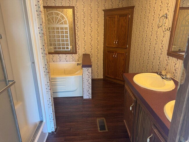 Building Photo - 3 Bedroom 2 Bathroom Home located in Greene County, TN