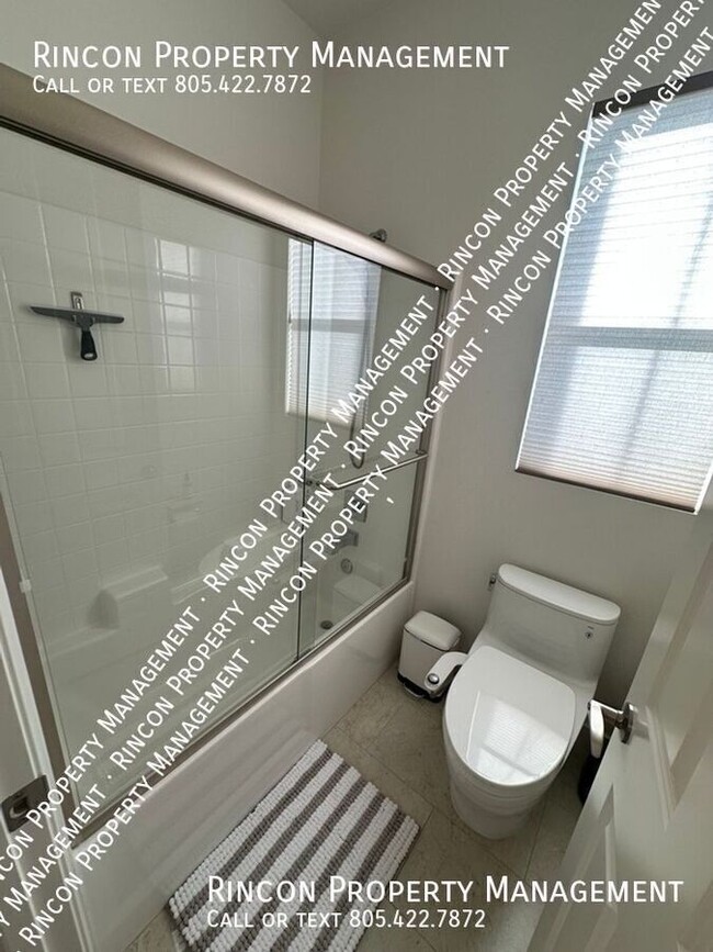 Building Photo - ONE BEDROOM FOR RENT with Ensuite Bathroom...