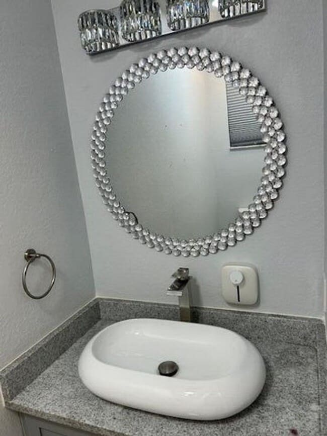 Building Photo - 1305 Lucaya Dr