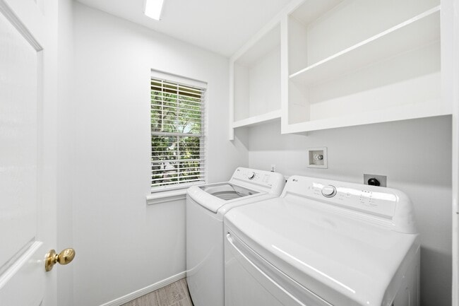 Building Photo - 4723 Knights Branch Dr