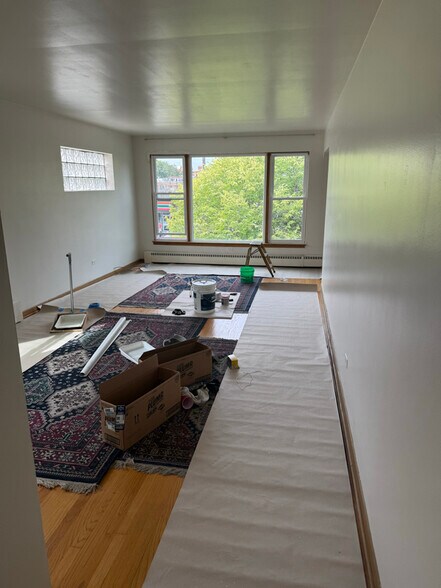Building Photo - 5615 N Kimball Ave