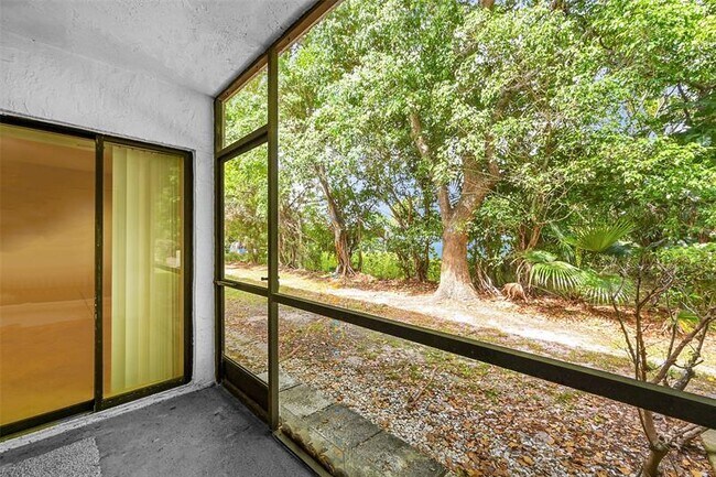 Building Photo - 2518 NW 89th Dr