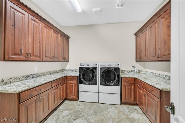 Building Photo - 5790 Aspen Falls Cir
