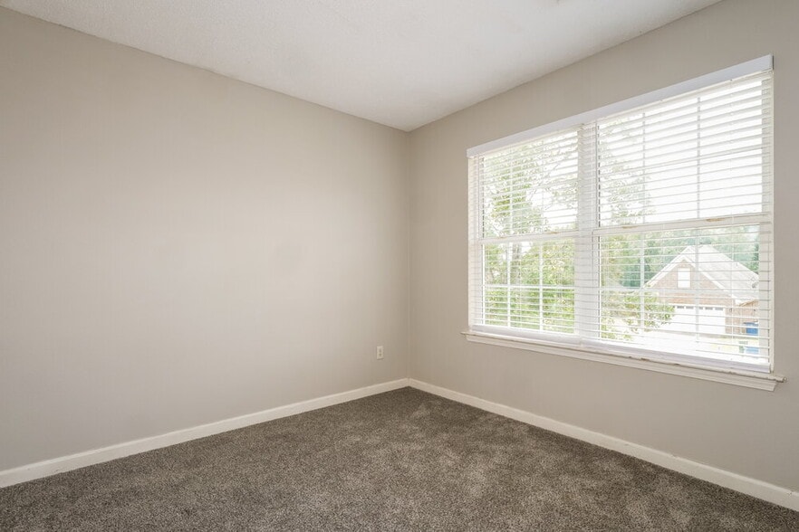 Building Photo - 7356 Green Ash Dr