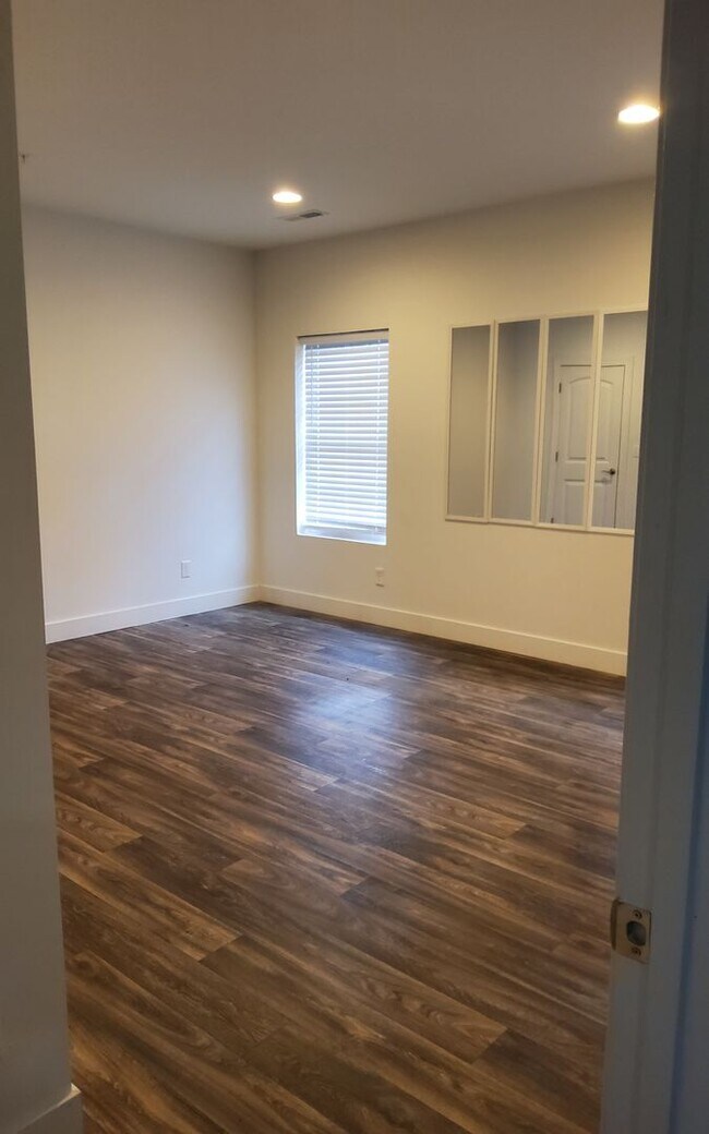 Building Photo - Patriot Palms Apartments