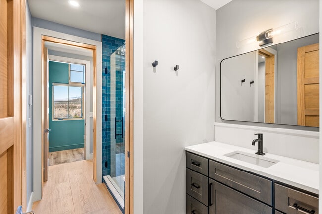 Building Photo - 117 Bowles Dr