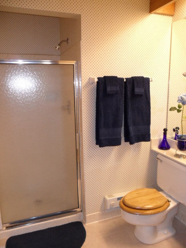 Building Photo - Long Term Rental- Marina Place 323